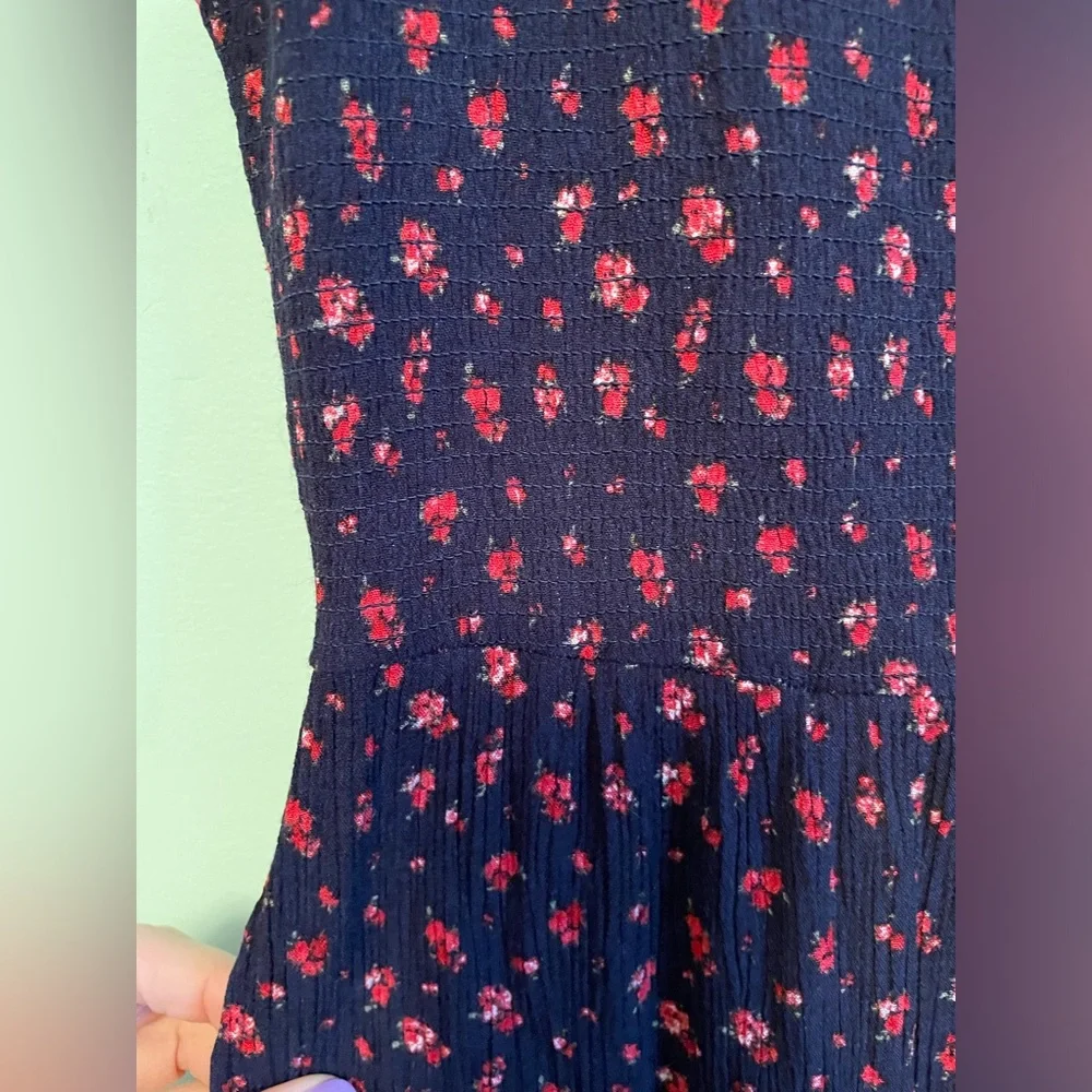 Comfortable, Light, Navy Blue & Red Floral Dress - Picture 6 of 9